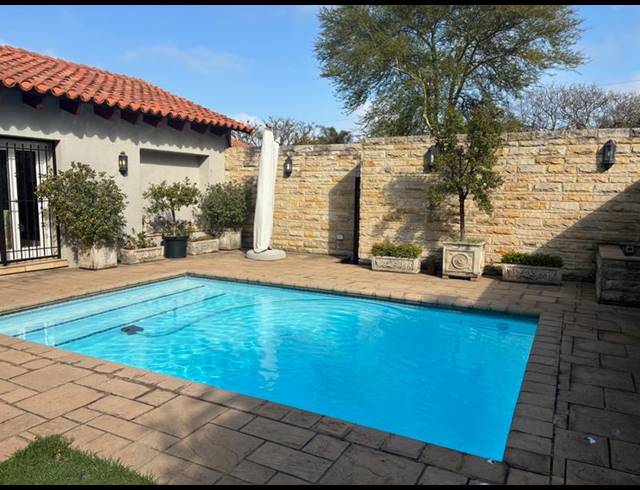 7 BEDROOM HOUSE FOR SALE IN WATERKLOOF